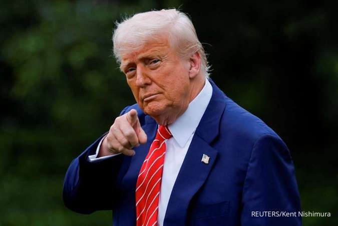 Trump: Ketua The Fed Jerome Powell Harus Menurunkan Suku Bunga 