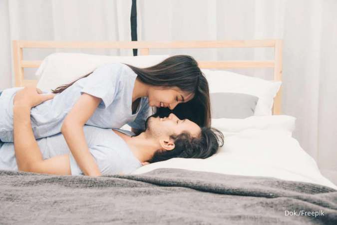 Jangan Malu, Ini 6 Cara Mengajak Suami Berhubungan Seks yang Bisa Moms Coba