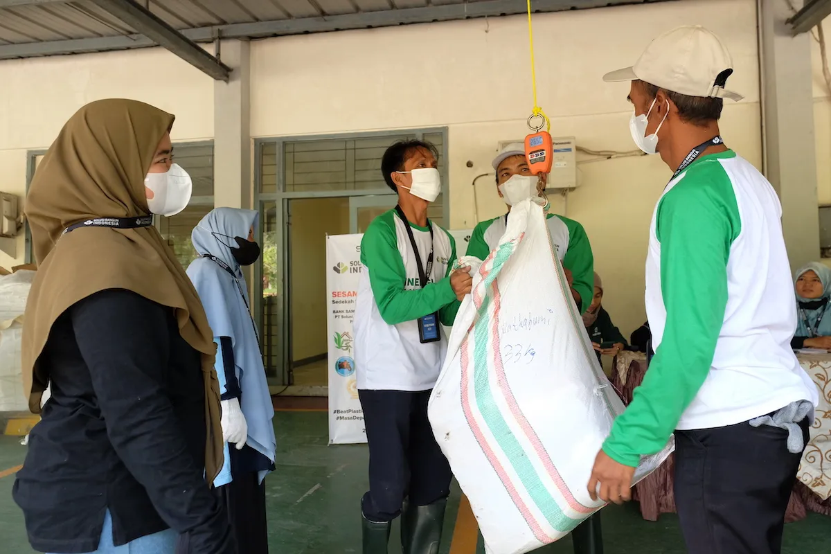 Hari Lingkungan Hidup, Solusi Bangun Indonesia Gelar Aksi Sedekah Sampah Bersama