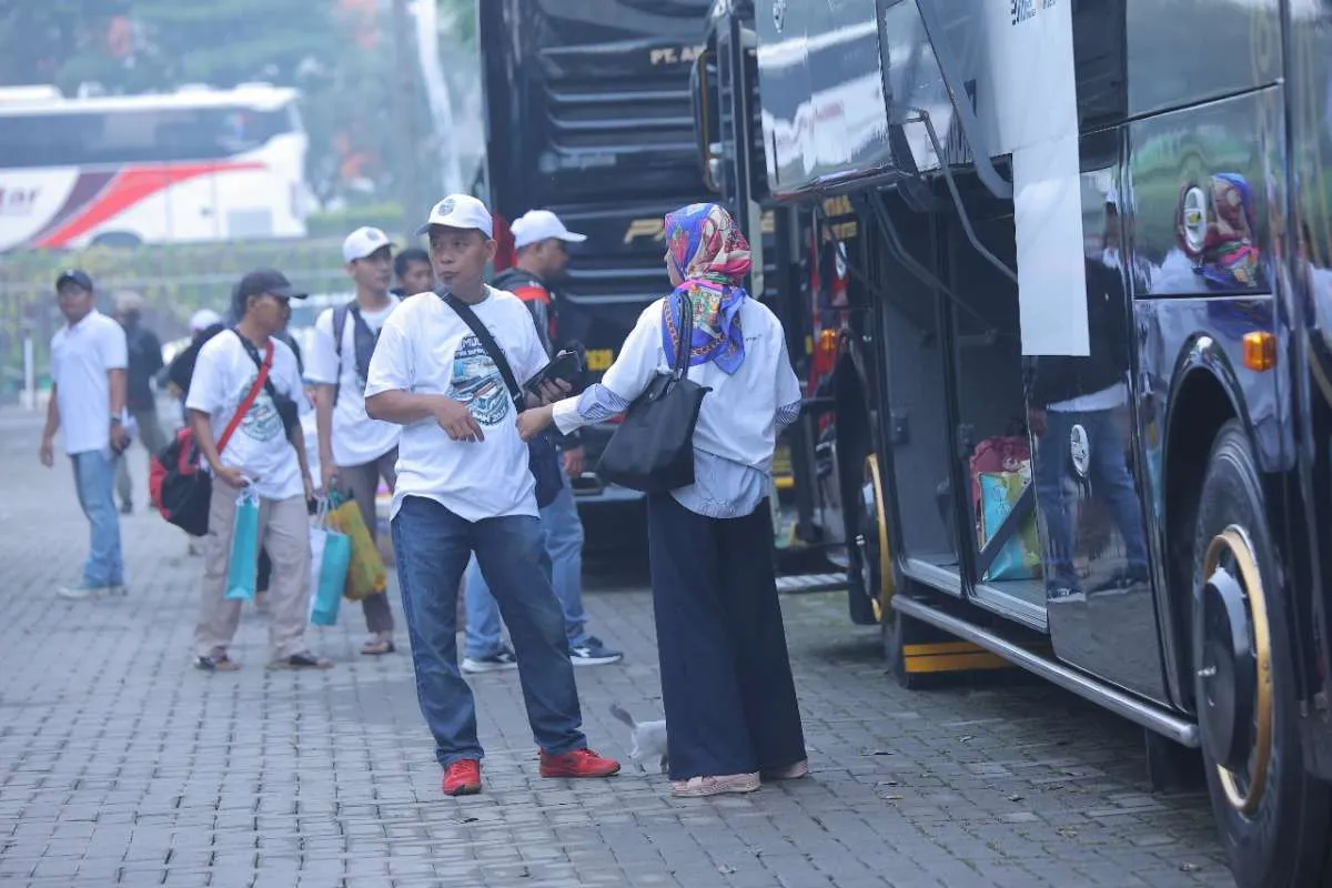 Hutama Karya Berangkatkan 480 Pemudik Lewat Program Mudik Gratis 2025
