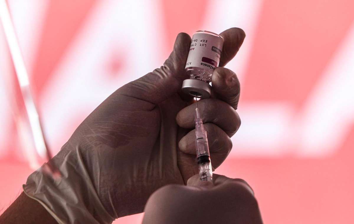 DKI Jakarta Mulai Vaksinasi Warga Di Atas 18 Tahun