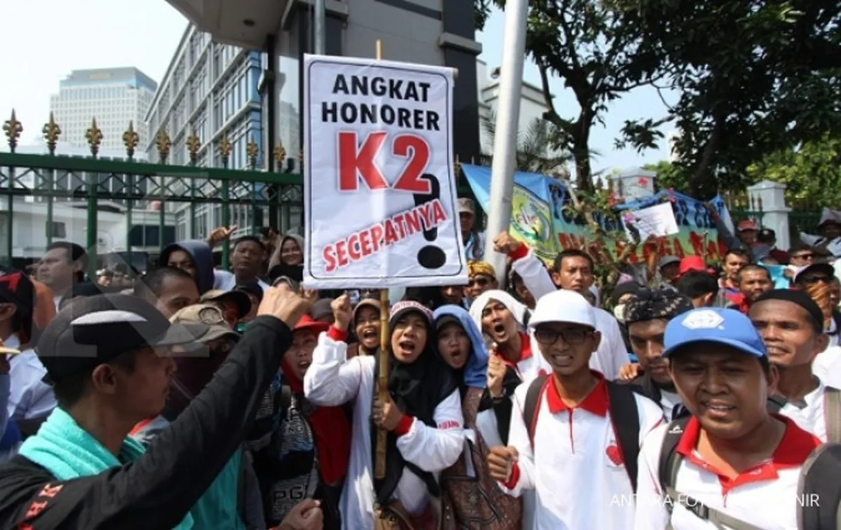 Kemdagri: Pengangkatan tenaga honorer K2 bebani APBD