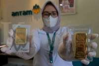 Harga Emas Antam Hari ini Naik, Pembeli Setahun Lalu Masih Tekor
