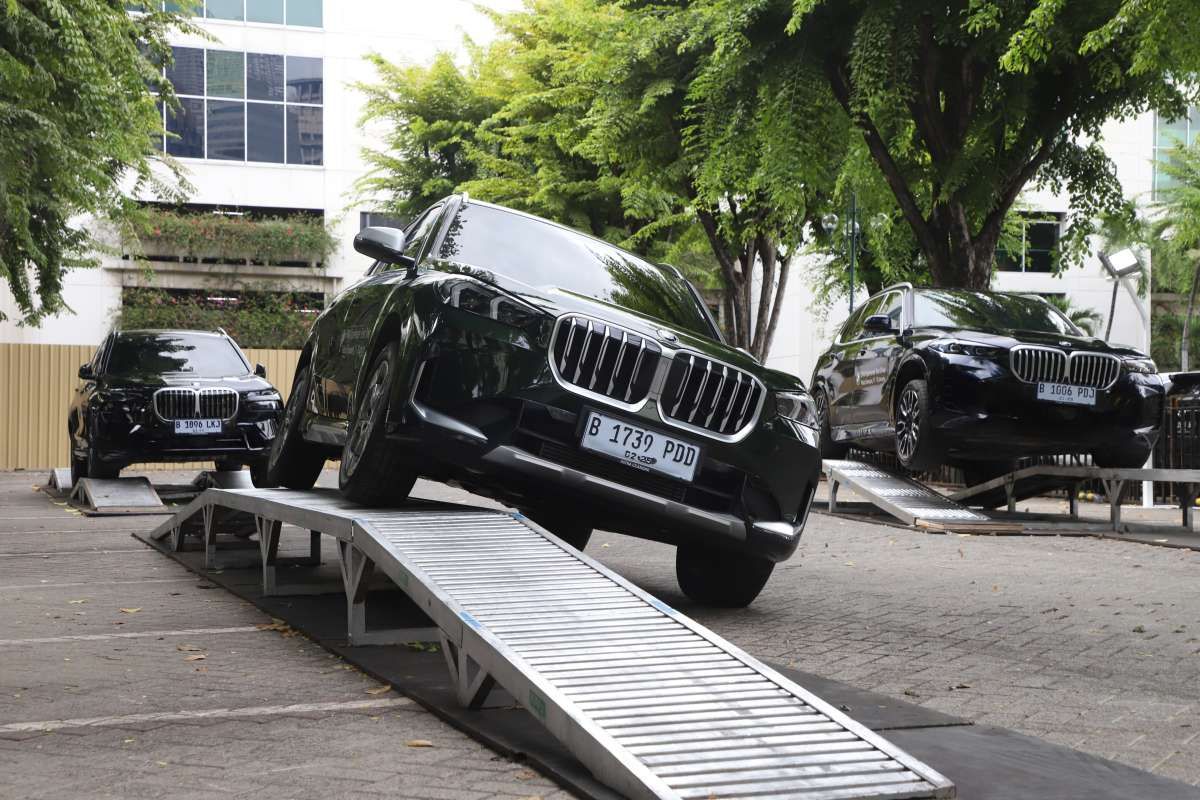 BMW Pimpin Pangsa Pasar Kendaraan Segmen Premium di 2024
