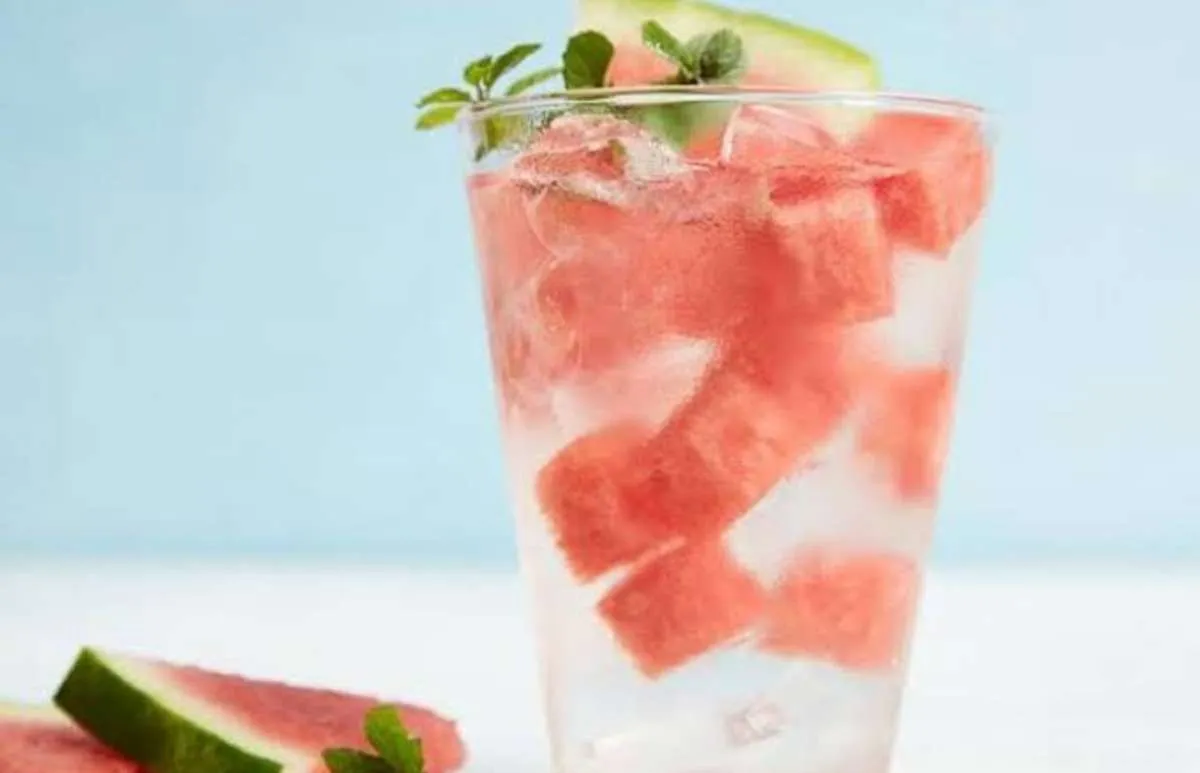 Segar dan Manis! 4 Manfaat Infused Water Semangka yang Kaya Vitamin 