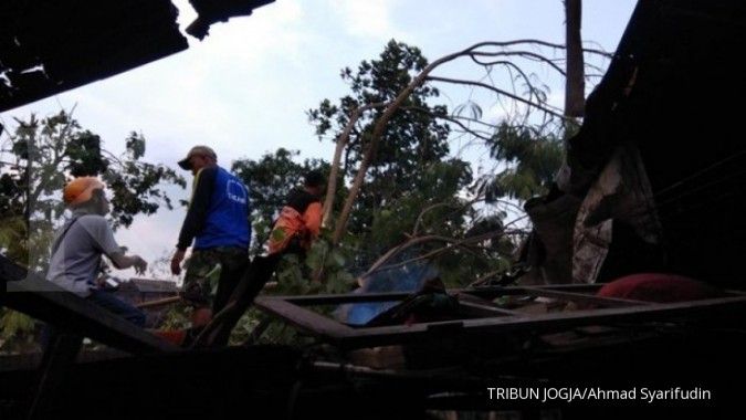 Sekitar 200 rumah di Sukoharjo rusak diterjang puting beliung