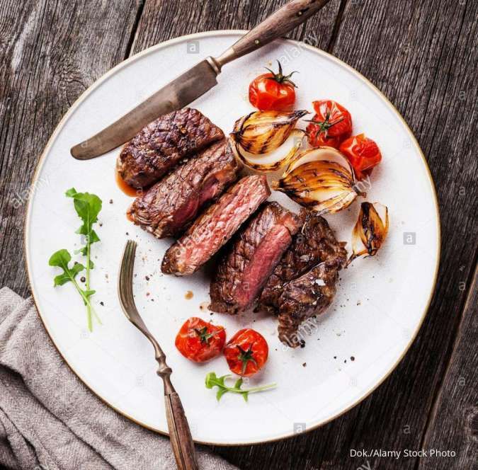 Trik Hidangkan Makanan Agar Menarik Secara Visual Seperti di Restoran 