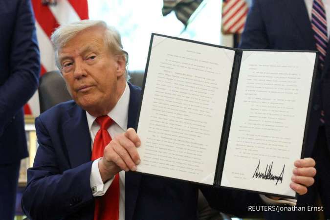 Trump Membatalkan Dana Federal US$ 4,9 miliar yang Telah Disetujui Kongres