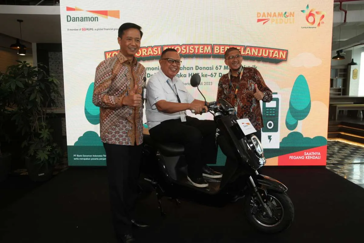 Danamon Rayakan HUT ke-67 Berdonasi 67 Motor Listrik Menuju Ekosistem Berkelanjutan