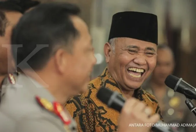 Jokowi leads National Police anniversary 