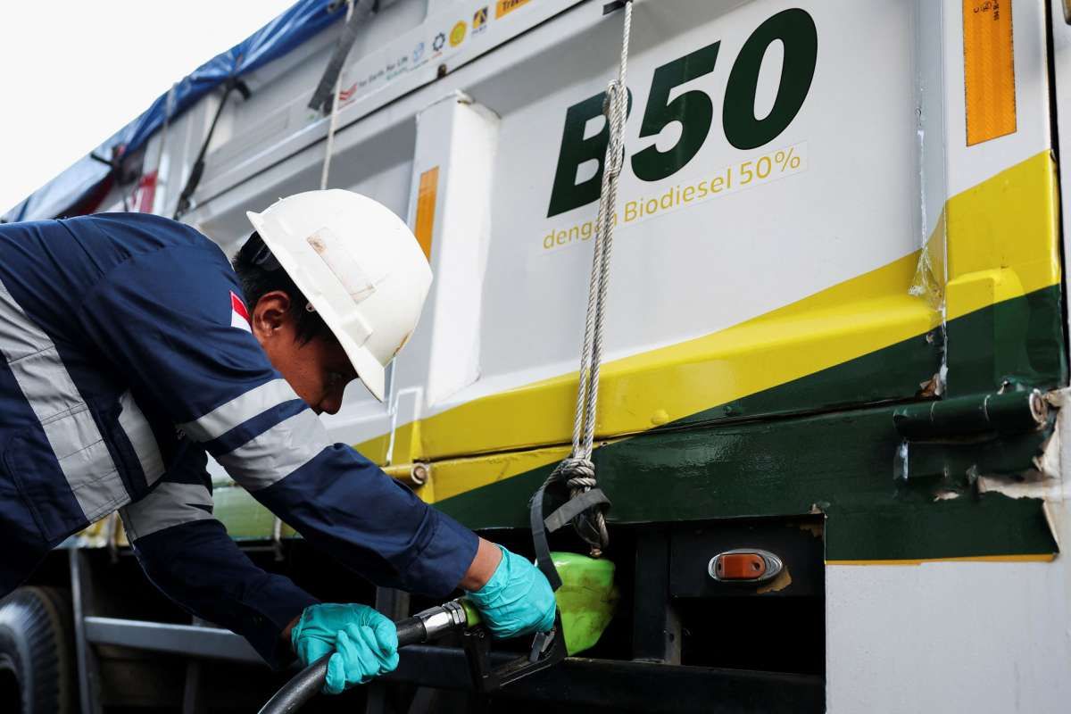 Menghemat Devisa Lewat Program B50 dan E20
