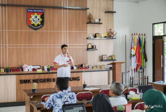 Dorong Pendidikan SMK, Yayasan Wings Peduli Donasikan Mesin Bubut dan Miling