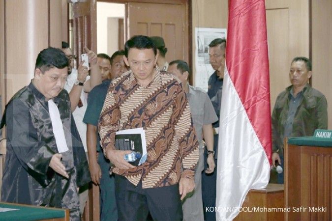 Jelang sidang Ahok, berbagai polemik muncul 