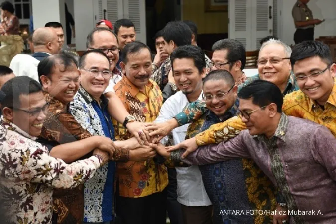 Top cop candidate lives life of rich and famous