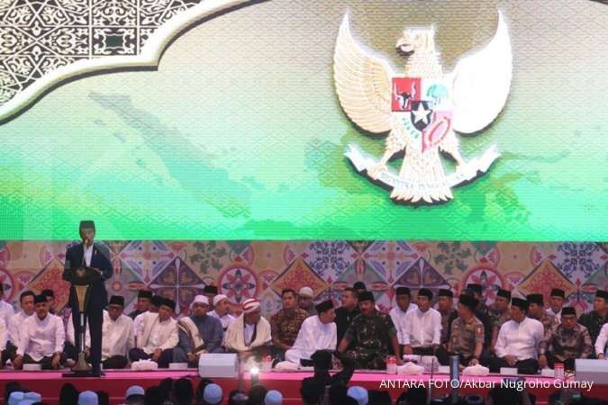 Buka bersama TNI dan Polri, Jokowi janjikan THR cair akhir bulan ini