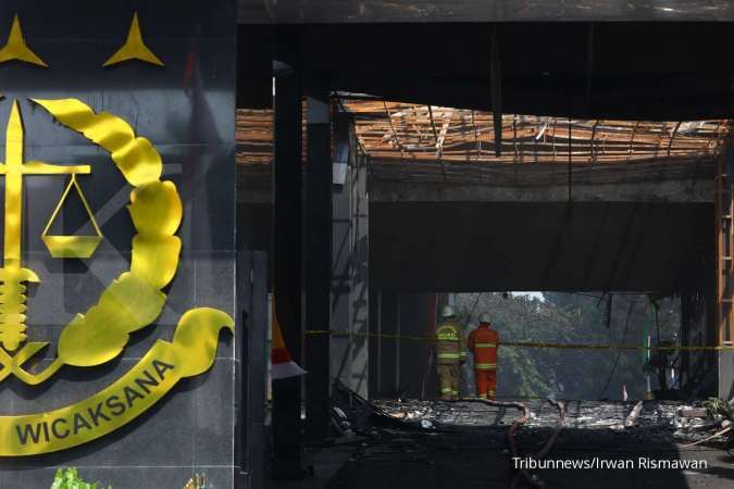 Pimpinan DPR meminta semua pihak tak berprasangka buruk terkait kebakaran di Kejagung
