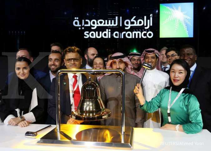 Di debut perdana, harga saham Saudi Aramco melonjak 10% 