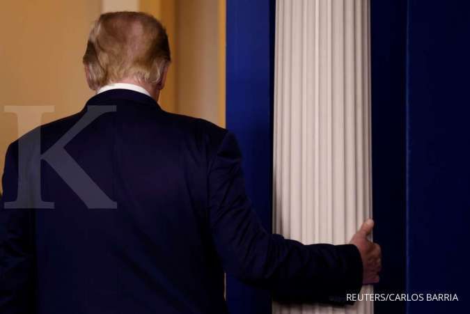 Trump membuat transisi kepresidenan menjadi keributan
