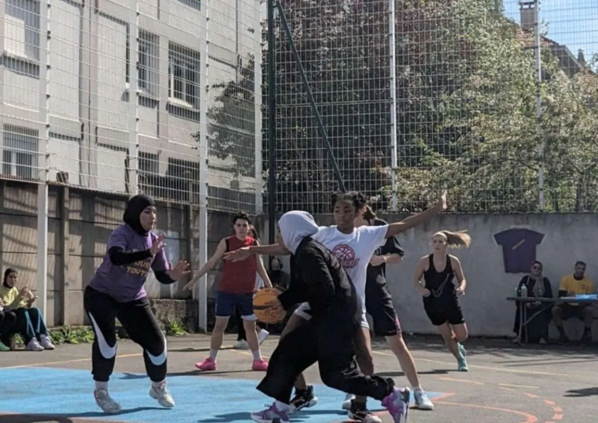 Larangan Penggunaan Hijab Bagi Atlet Perempuan Prancis Menuai Kontroversi