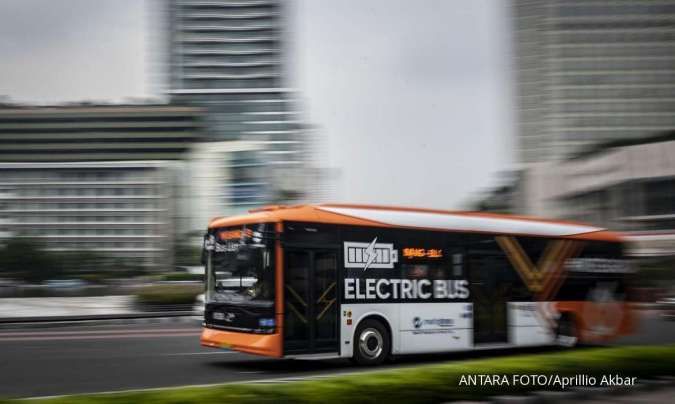 Bus Transjakarta Kembali Beroperasi 24 Jam Mulai Hari Ini