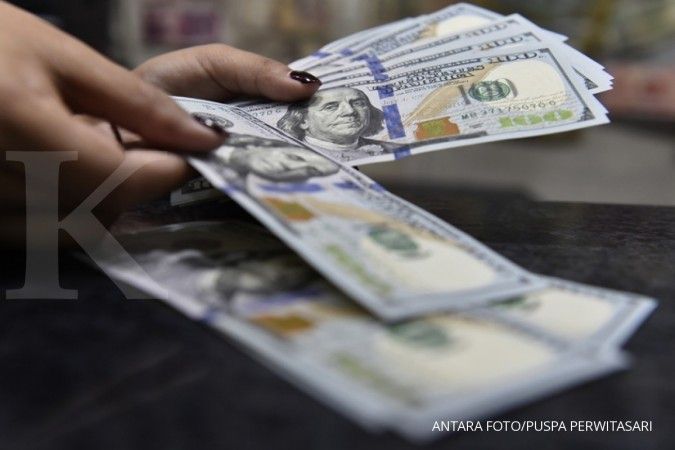 Emiten dengan utang dollar AS lebih sensitif