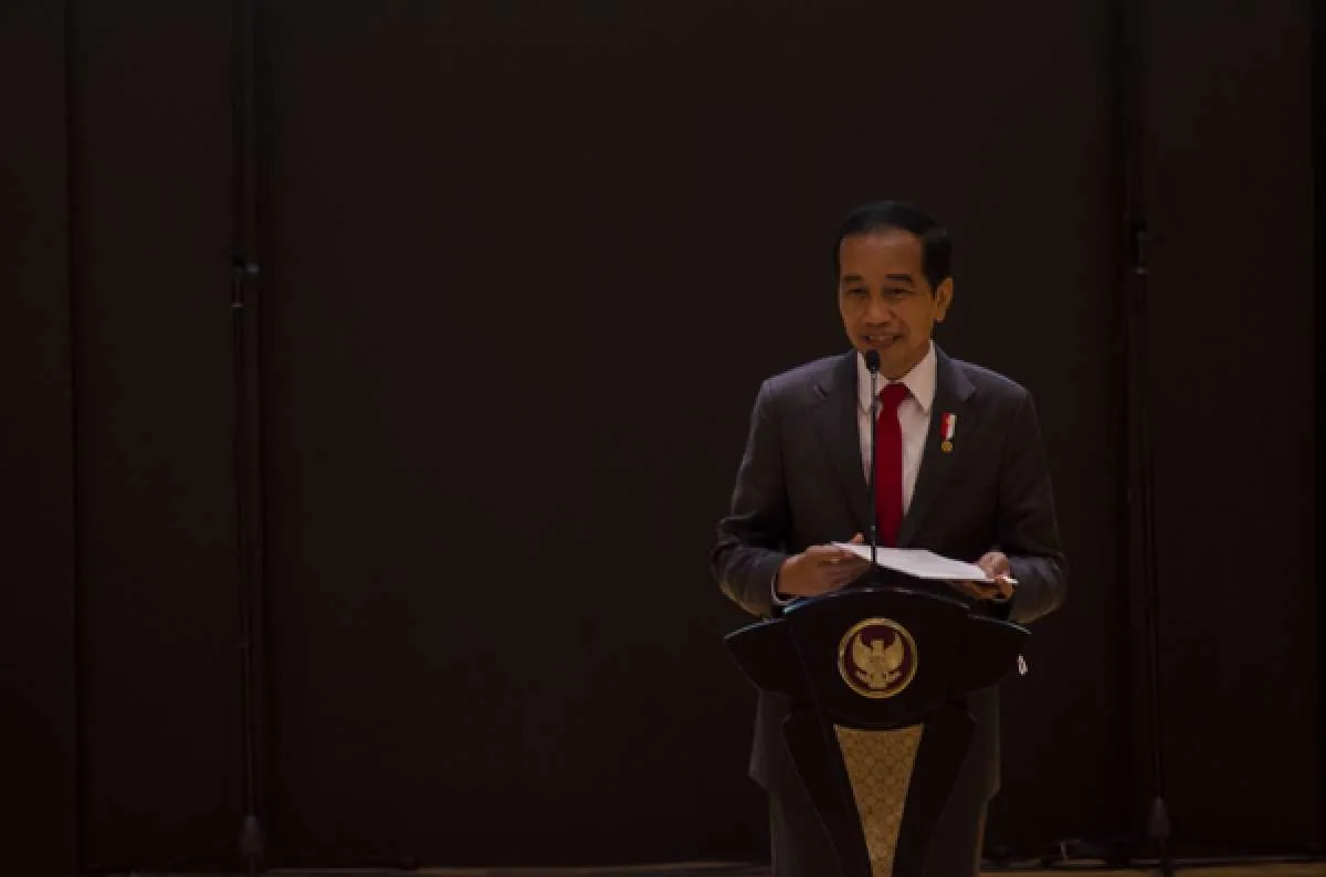 Jokowi: OJK Jangan Kendur Melakukan Pengawasan Industri Keuangan