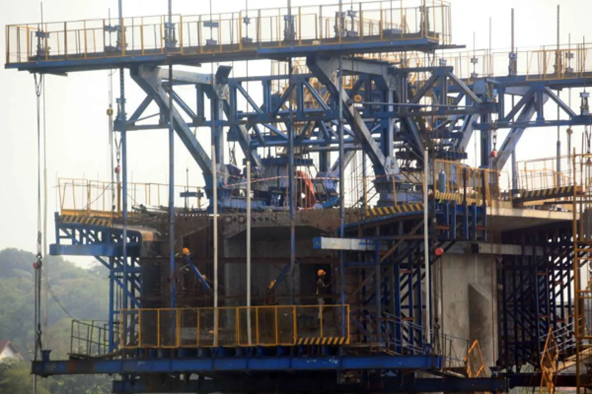 Pemerintah Kaji Pembangunan Proyek Kereta Semi Cepat Jakarta–Surabaya