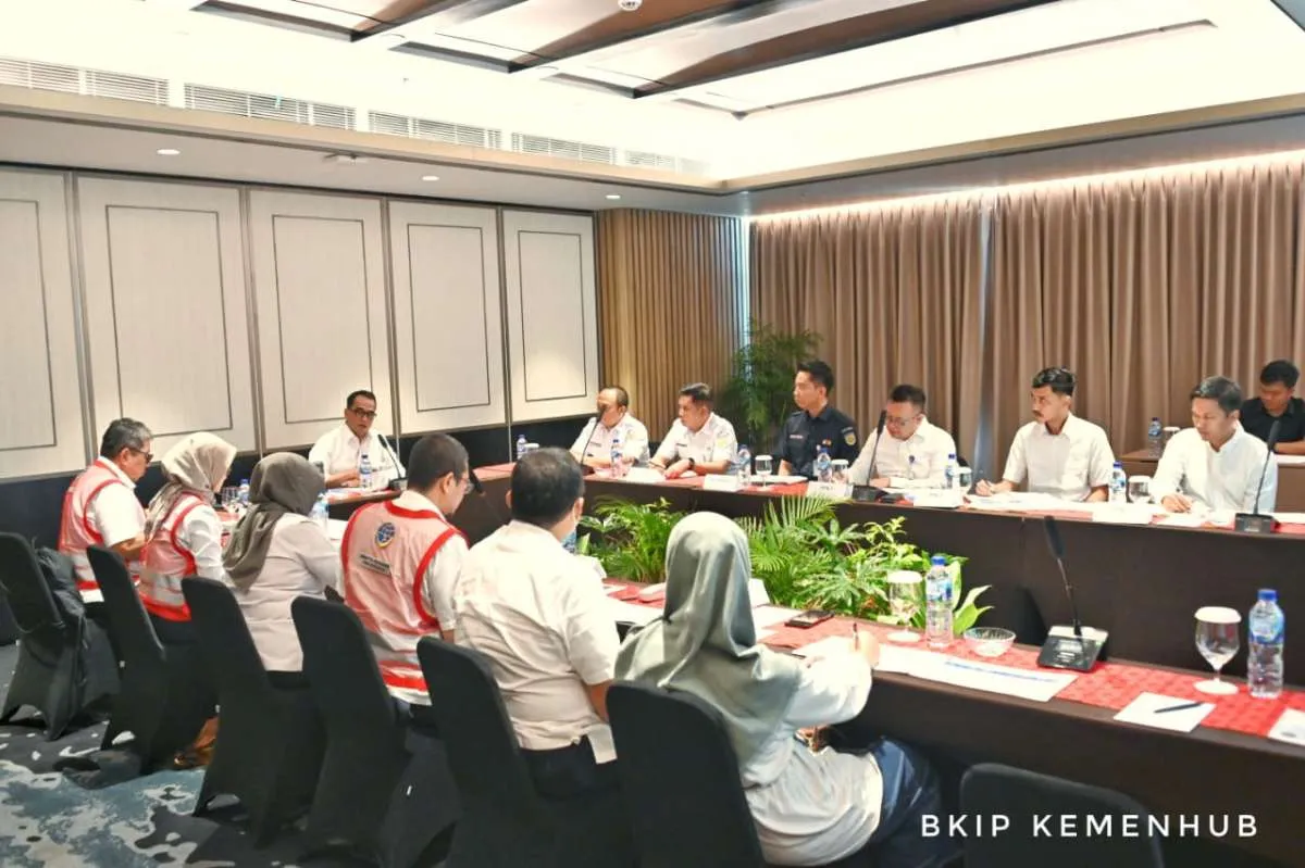 Menhub Budi Karya Sumadi Cek Progres Proyek Perkeretaapian di Solo