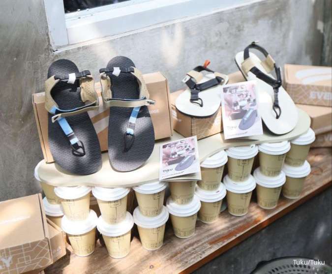 TUKU dan Pyopp Fledge Kenalkan Sensasi Berjalan Tanpa Alas Kaki Lewat Sandal Barefoot
