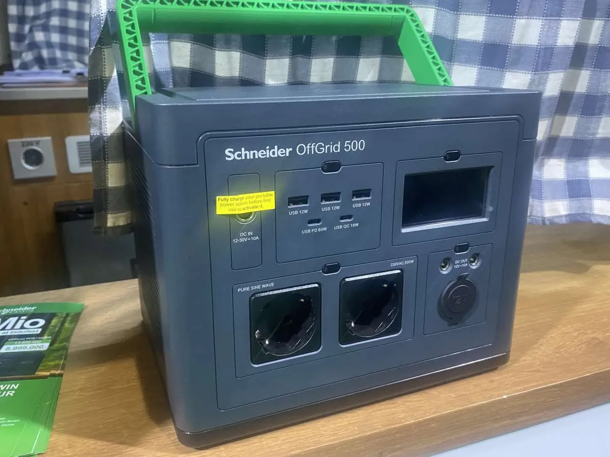 Schneider Electric Luncurkan Pengisi Daya Portable Berbasis Energi Bersih