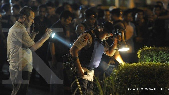 Polisi Bekasi tak dilarang lepas seragam dinas