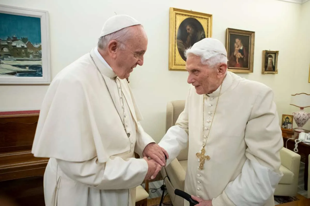 Paus emeritus Benediktus XVI sebut ada yang berupaya membungkam dirinya