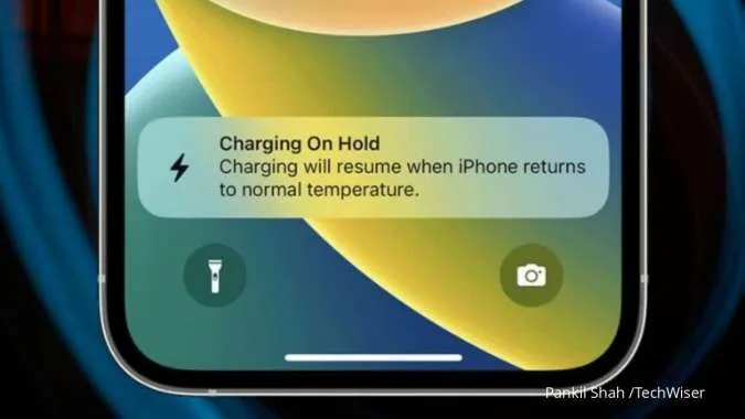 Charging On Hold di iPhone Error? Ini Arti dan Cara Memperbaikinya