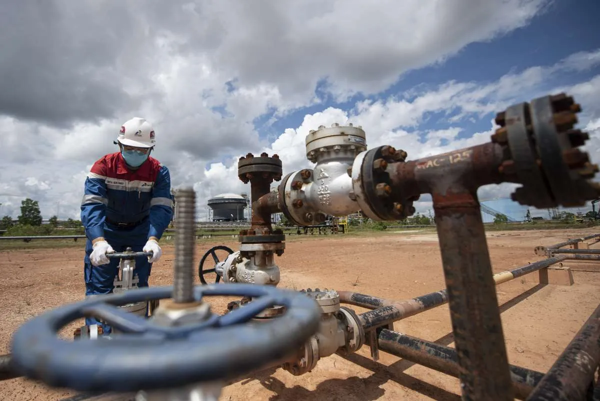 Harga Minyak Mentah Indonesia (ICP) Naik, Penerimaan Negara Bukan Pajak Melejit