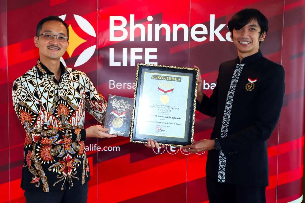 Bhinneka Life mendapatkan rekor MURI pemberian polis asuransi kecelakaan gratis
