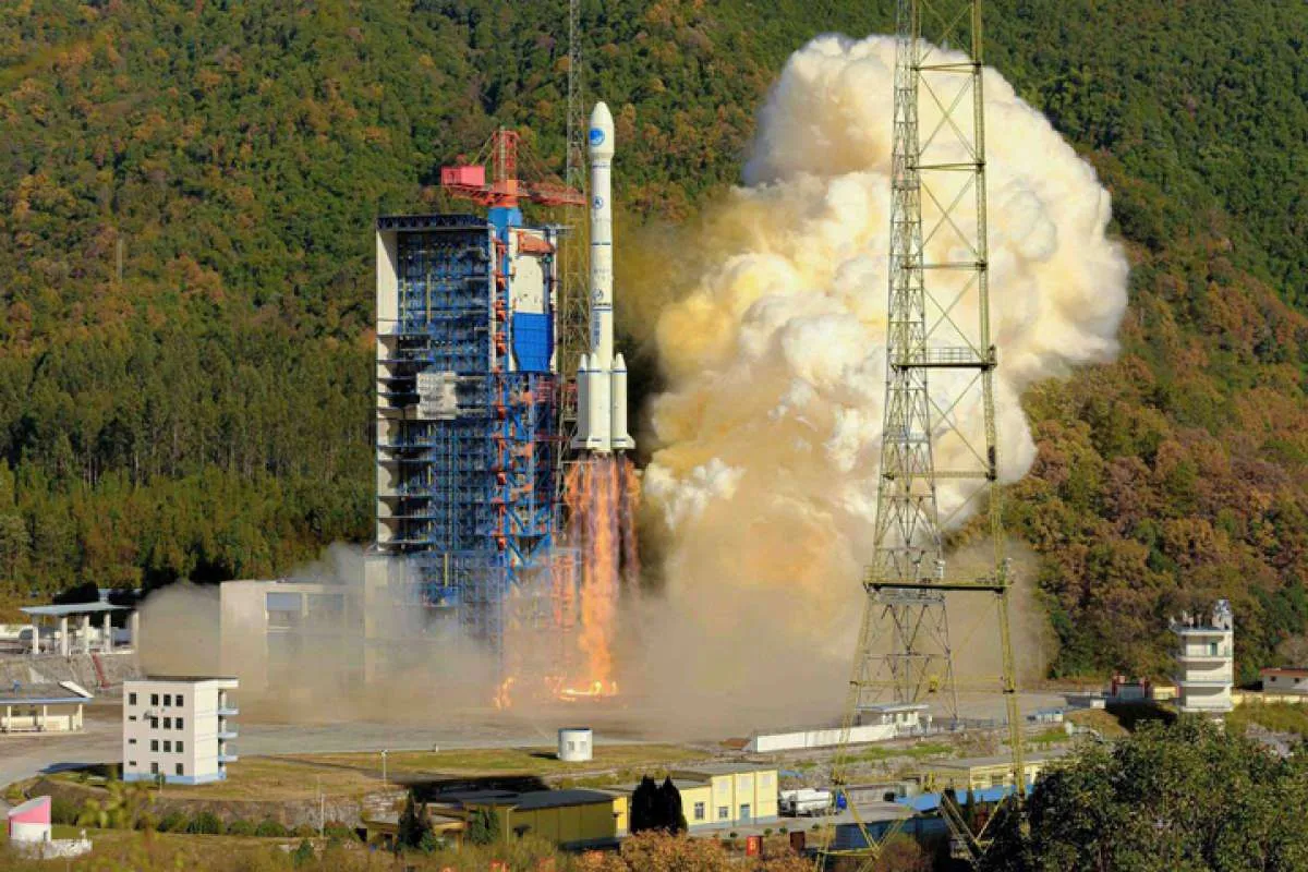 China luncurkan satelit navigasi ke luar angkasa walau masih berjibaku perangi corona