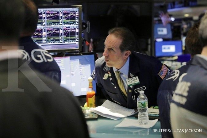 Wall Street terguncang eskalasi perang dagang AS-China, Dow Jones minus
