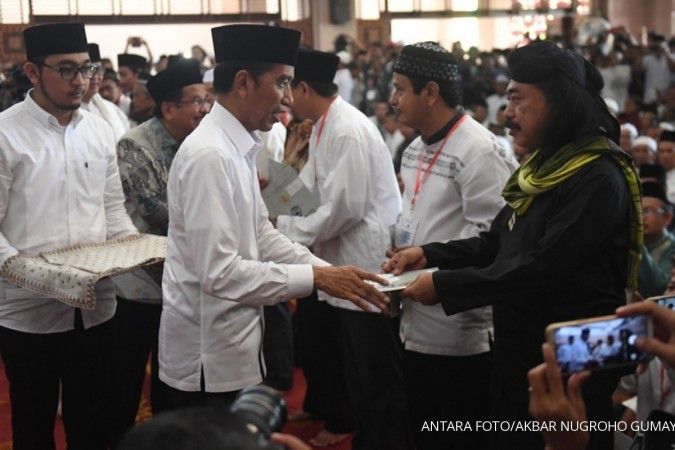 Jokowi bagikan 351 sertifikat tanah wakaf di Tangsel