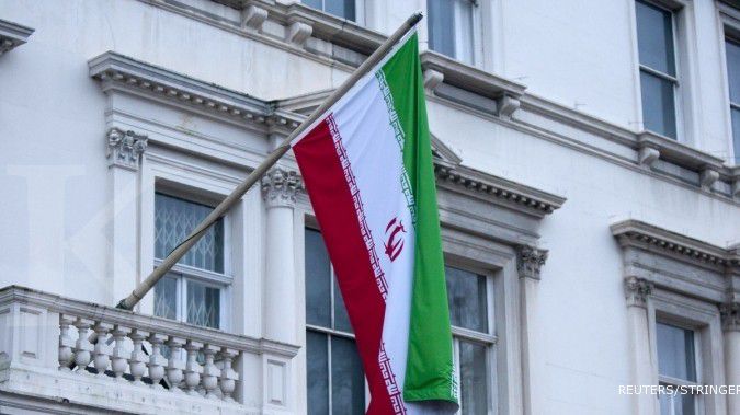 Iran ngotot minta sanksi segera dicabut 