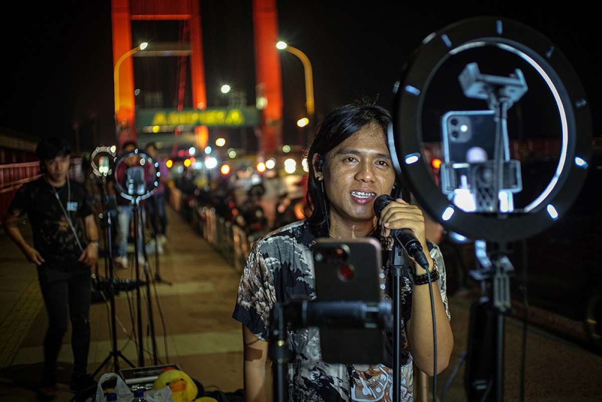 Gara-Gara Ogah Buka Data Live Saat Demo, Komdigi Bekukan Sementara Izin TikTok