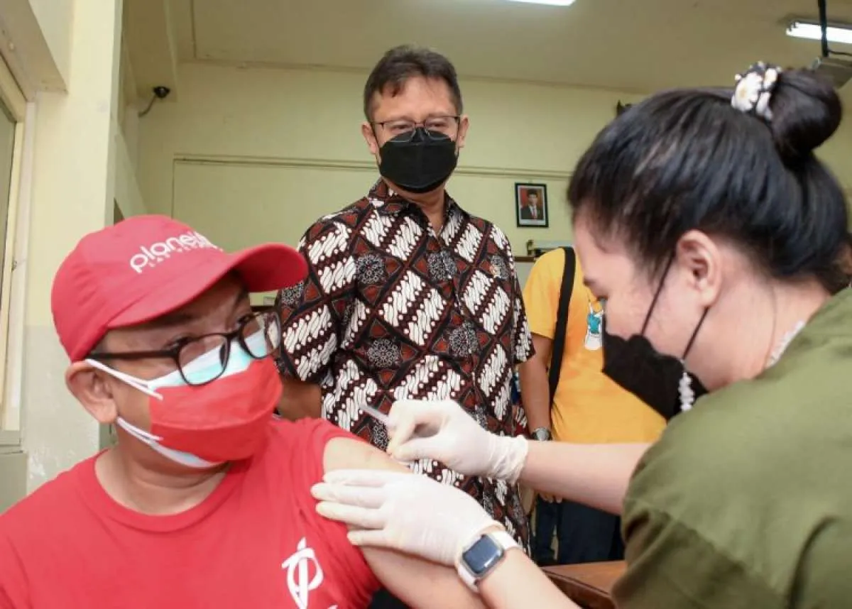 Menkes Budi Gunadi targetkan vaksinasi Covid-19 rampung Januari 2022