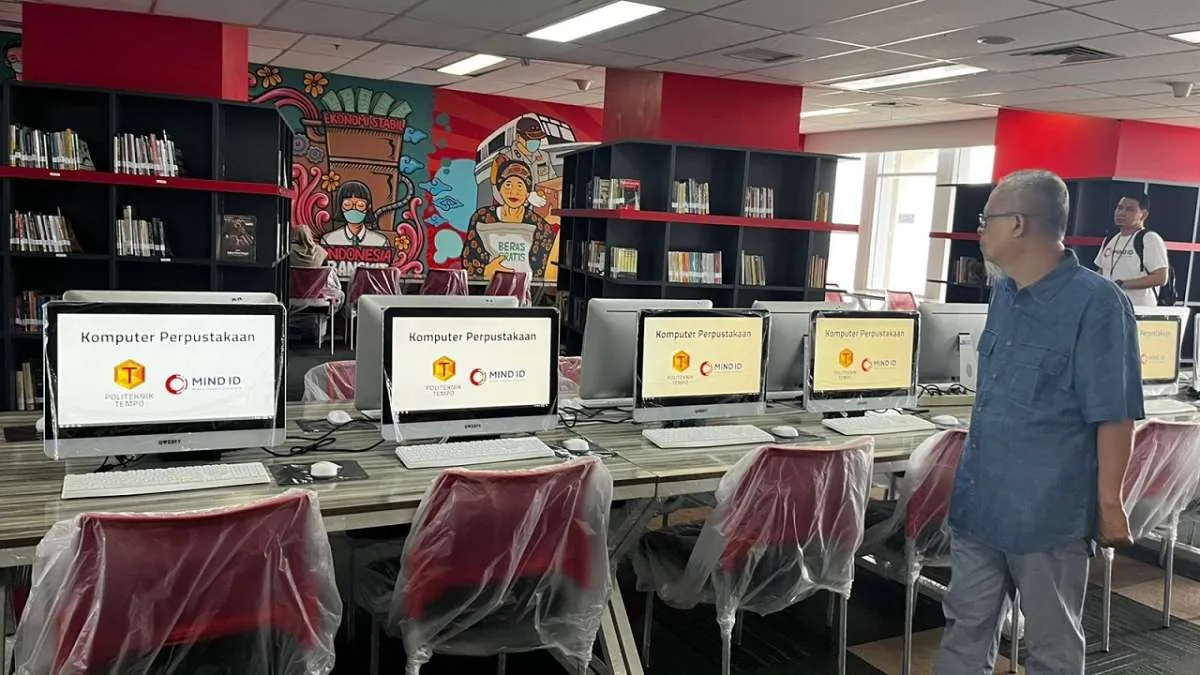 MIND ID Majukan Pendidikan Indonesia dengan Serahkan Sarana Perpustakaan Digital