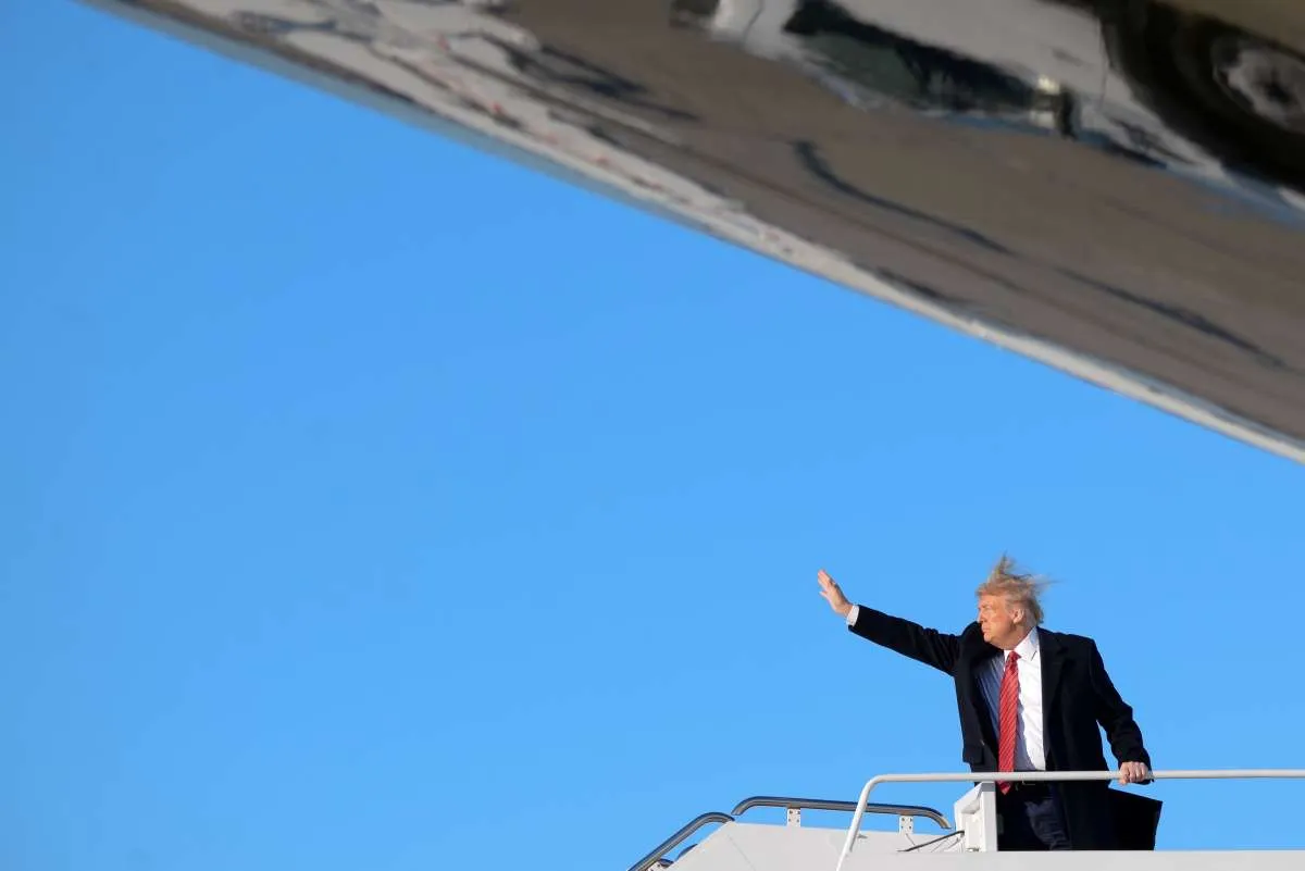 Trump meminta kongres AS menggelontorkan US$ 2,5 miliar untuk melawan virus corona 
