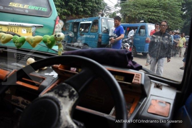 Duh, sopir angkot dan ojek online bentrok di Bogor