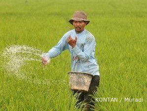 Petani enggan menanam, industri pupuk tumbuh tipis