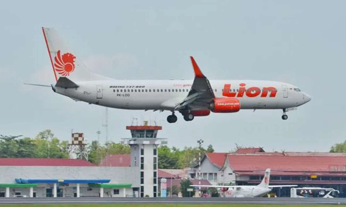 Bandara Syamsudin Noor berkabut, penerbangan terganggu