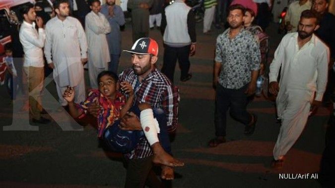 Bom di taman Pakistan tewaskan 69 orang 