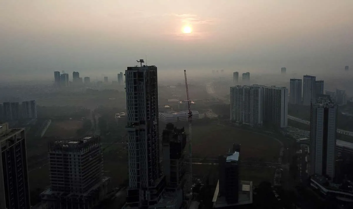 Pendapatan Premi Asuransi Komersial Turun Jadi Rp 87,71 Triliun per Maret 2025