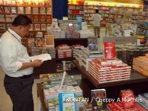 Penerbit besar distribusikan via konsorsium, jumlah toko buku terus merosot