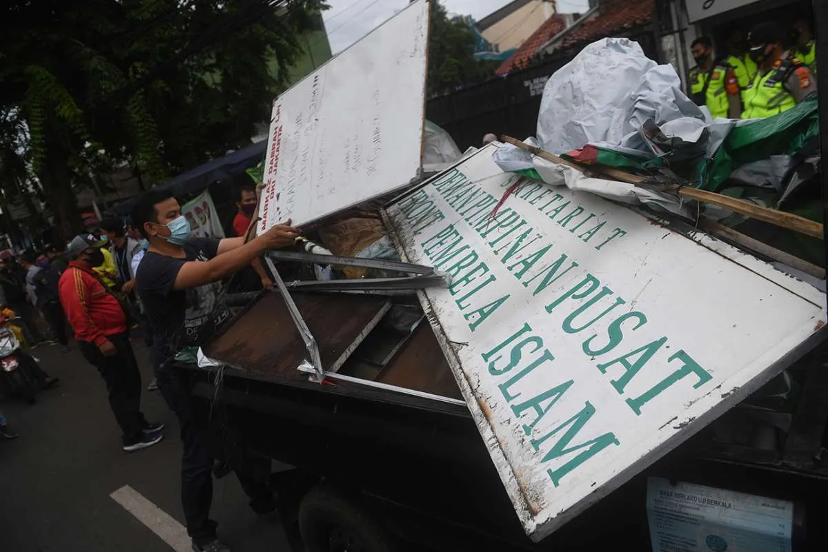 Kini mengakses, mengunggah dan menyebarluaskan konten FPI dilarang